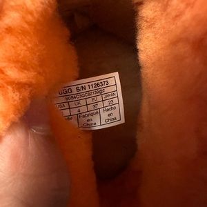 Brand new uggs size 6